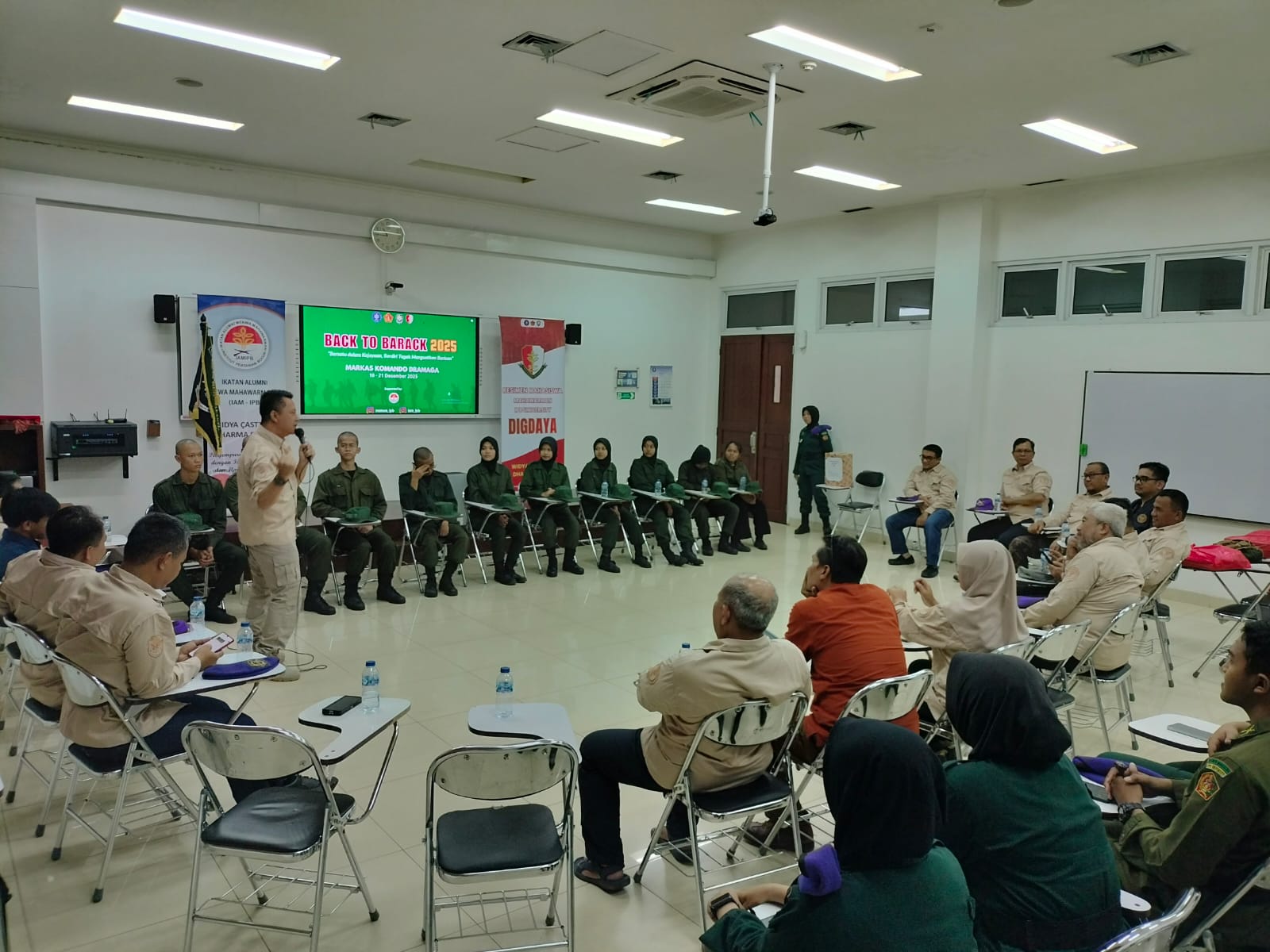 Dokumentasi Alumni Menwa IPB Back to Barrack — Bersatu dalam Kejayaan - Foto 10