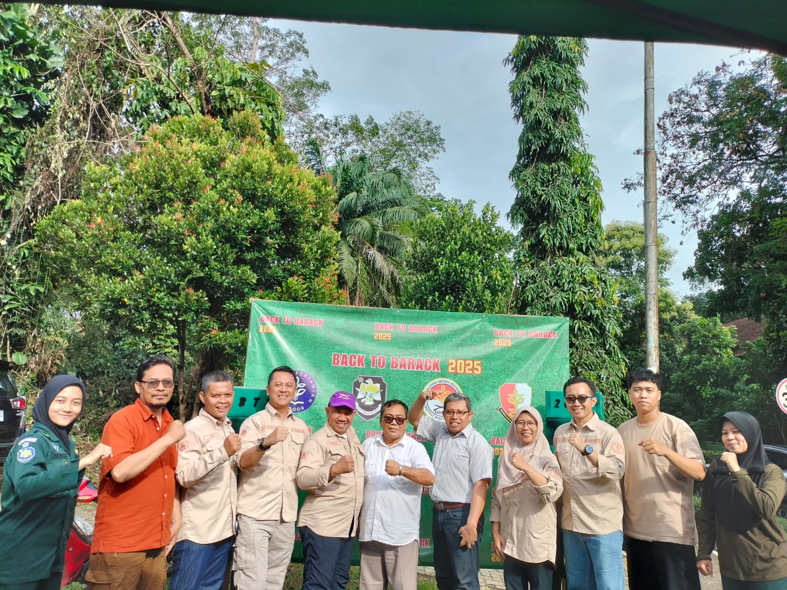 Dokumentasi Alumni Menwa IPB Back to Barrack — Bersatu dalam Kejayaan - Foto 14