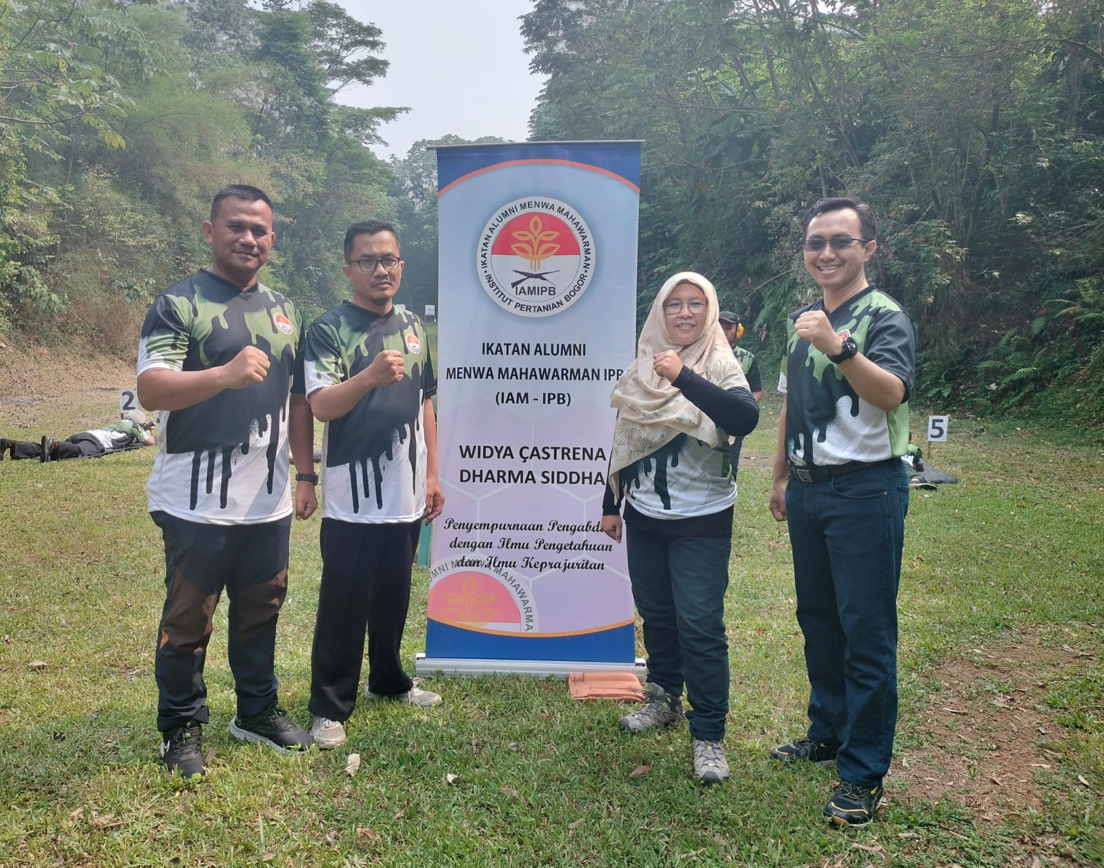 Latihan Penyegaran Menembak & Asah Fokus Alumni Menwa IPB